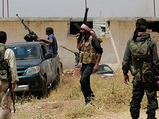 Esad güçleri Suriye sınırından çekildi