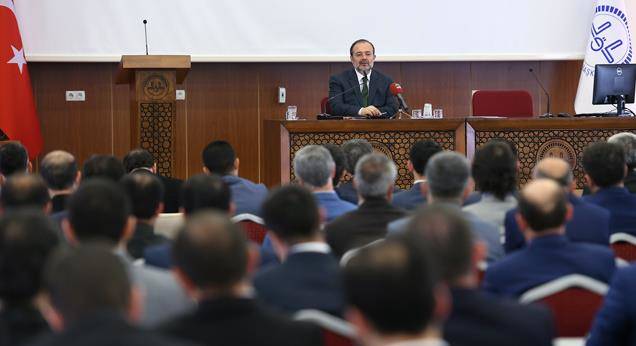 Diyanet İşleri Başkanı Görmez, yurtdışında görev yapacak din görevlileriyle bir araya geldi
