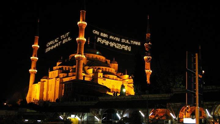 Cuma Hutbesi: Leyletü'l-Kadr: İlahi Lütuf ve İkram Gecesi