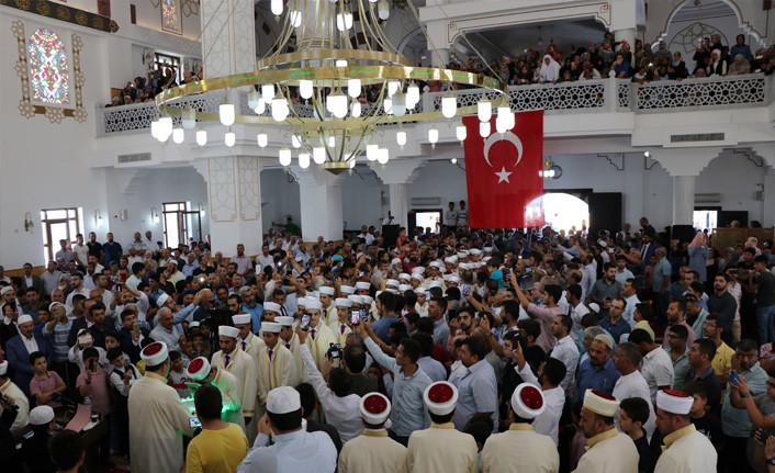 Toplumun yükselmesi için Kur'an eğitimi şarttır