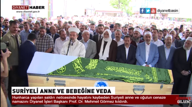 Suriyeli anne ve bebeğine veda