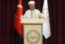 Diyanet İşleri Başkanı Görmez, üniversite camilerinde görev yapan din görevlileriyle buluştu